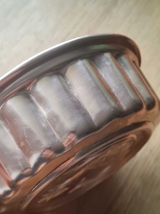 Stara foremka okrągła z ananasem