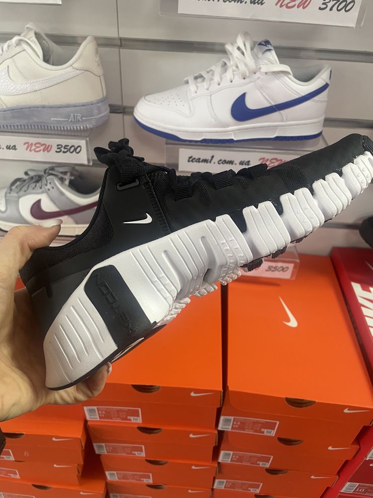 Кросівки Nike Free Metcon 5 DV3949-001 кроссовки