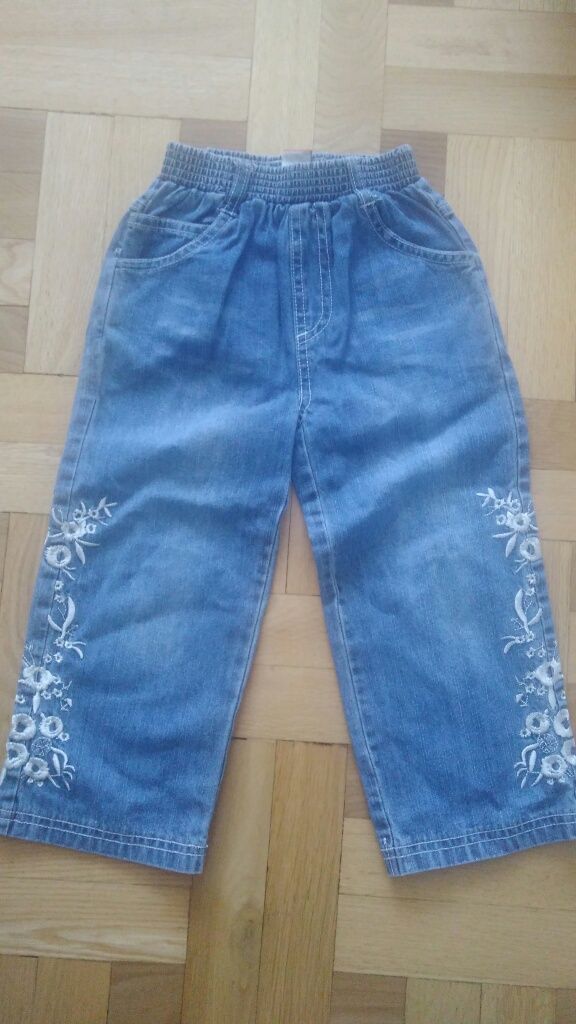 3 pary spodni jeansowych rozmiar 104