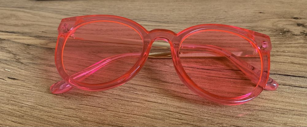 Sprzedam damskie, różowe okulary przeciwsłoneczne
