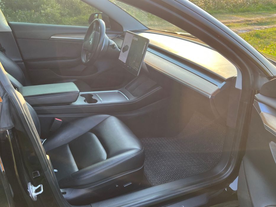 Автомобіль Tesla