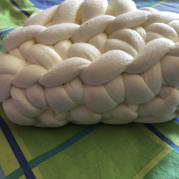 Mala feita em trança muito original