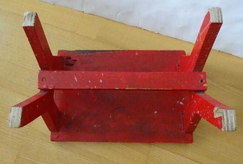 Taboret – Stołeczek Niski Drewniany Ciemnoczerwony