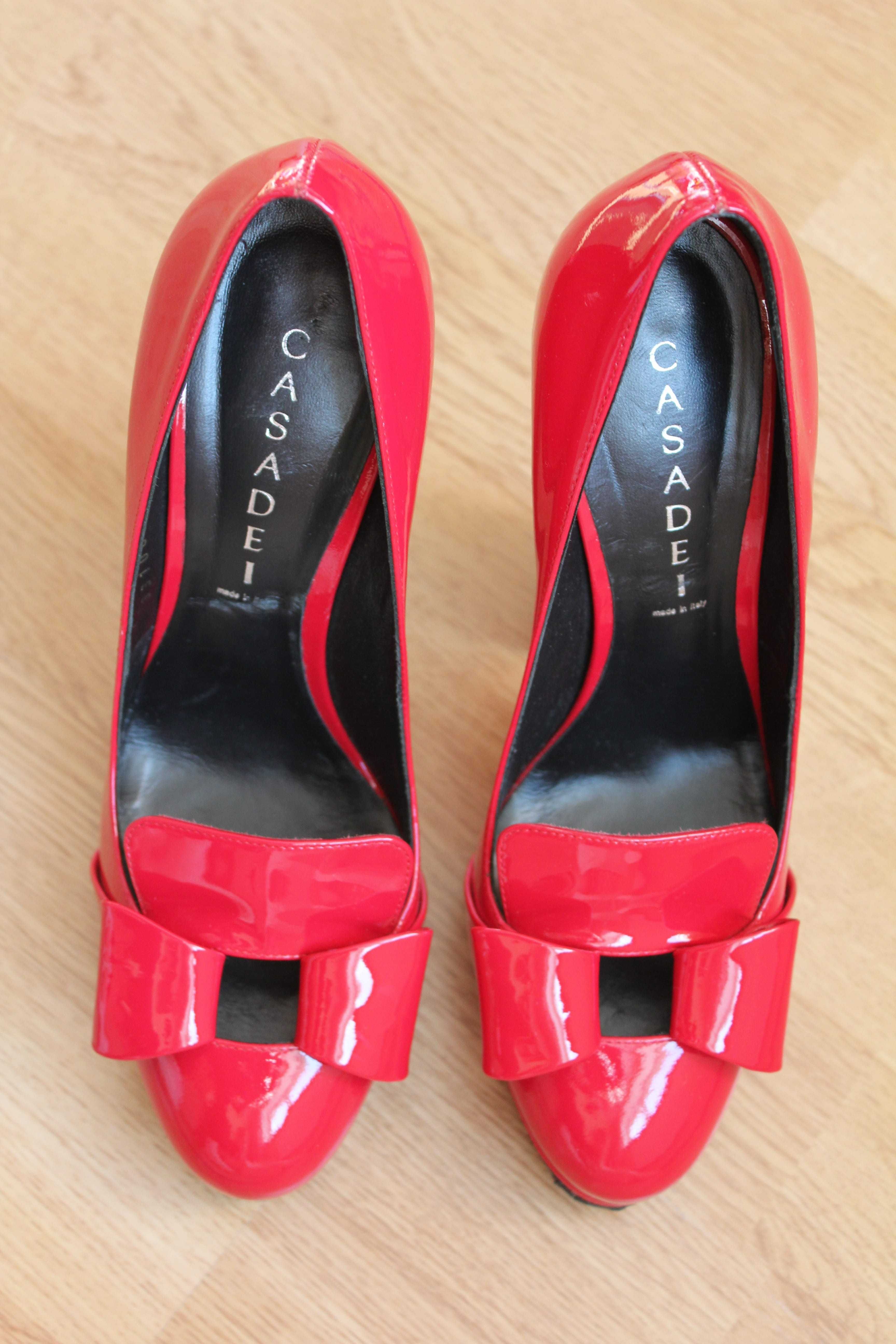жіночі туфельки черевики Casadei