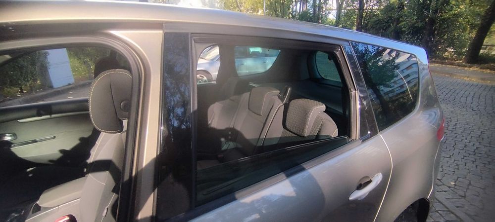 Renault granscenic 2010