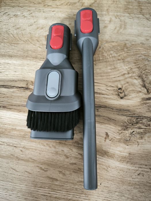 Końcówka szczelinowa oraz końcówka combi Dyson