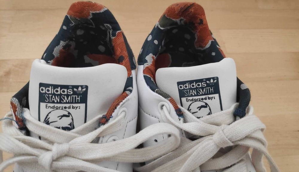 Tenis Adidas Stan Smith.