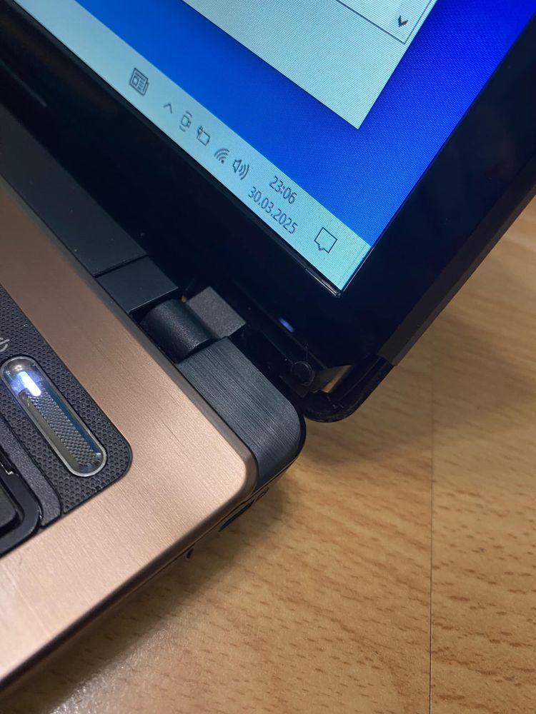 Notebook Laptop Asus 15,6" K53SJ i3-2310M SSD 120GB 3GB W10 Home