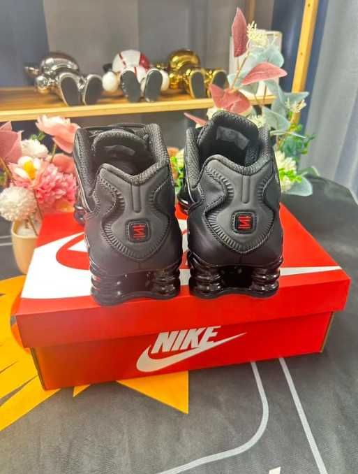 Buty sportowe Nike Shox TL Black R.39