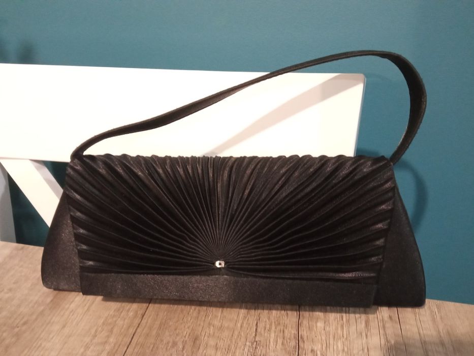 Czarna torebka damska kopertówka