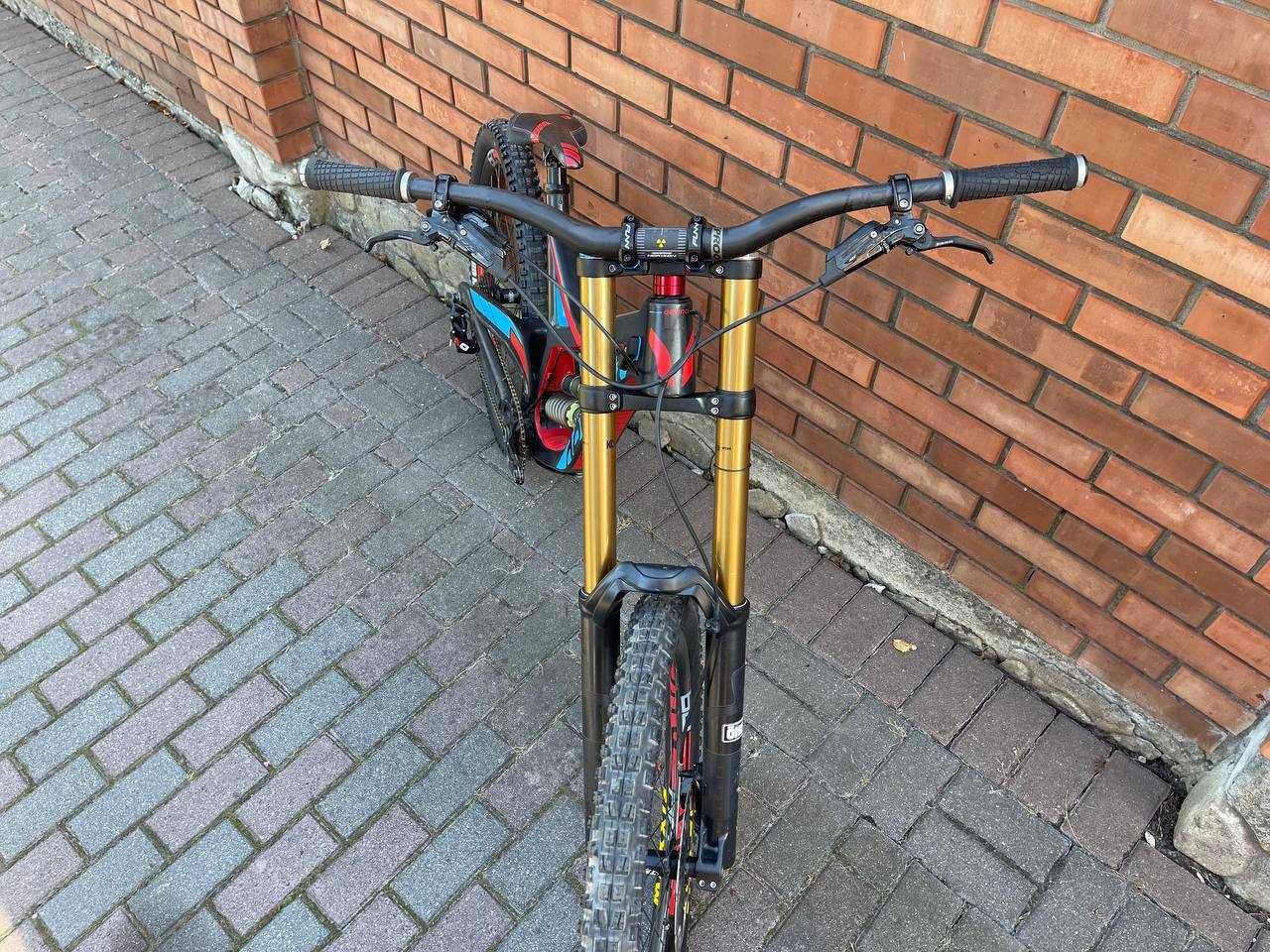 Devinci Wilson DH carbon XL sram X01 7sp ENVE  Fox 40 kashima