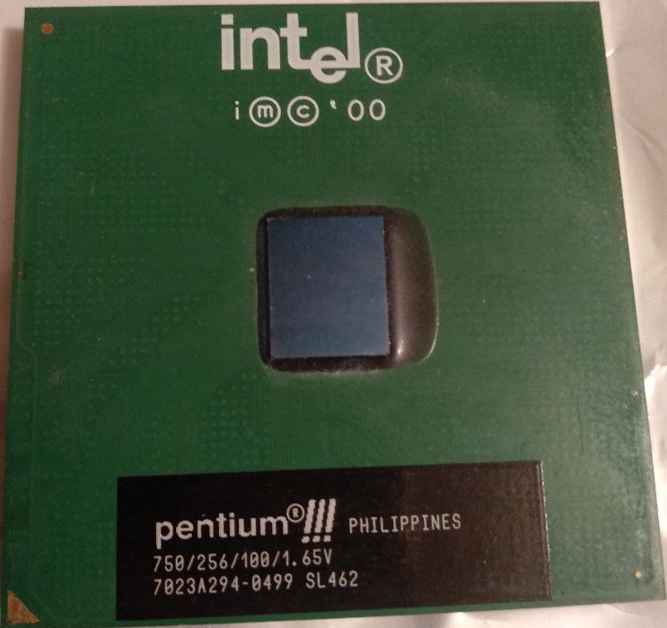 Процессор AMD Sempron 2500+ Процессор Intel® Pentium® III