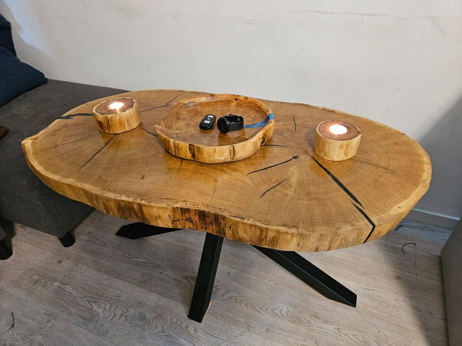 Stół dębowy z żywicą