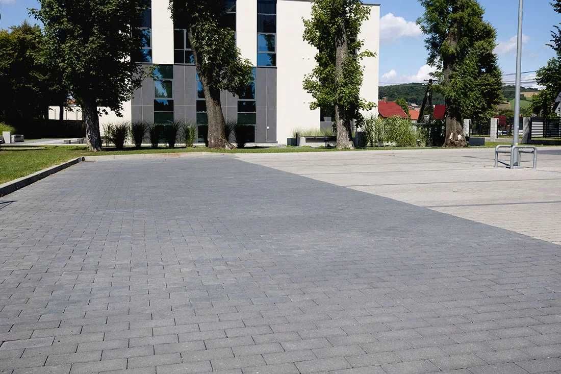 Kostka brukowa Bruk-Bet Urbanit kolor szary 6cm podjazd