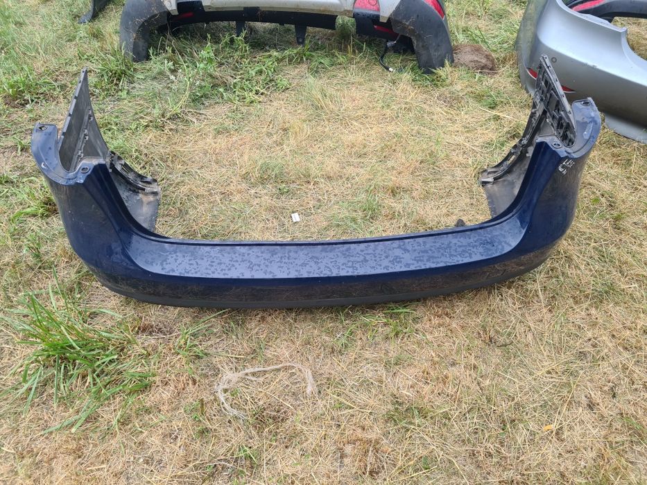 Zderzak tyl Vw Passat B6 kombi 4PDC