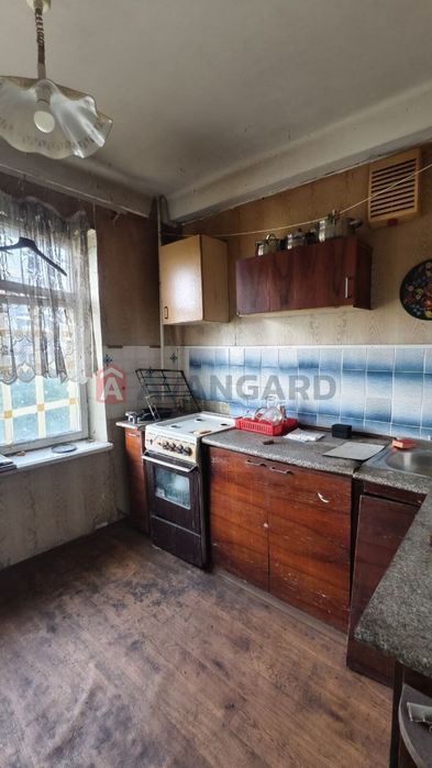 Продається 2-кімнатна квартира у Дніпровському р-ні по вул. Весніна.