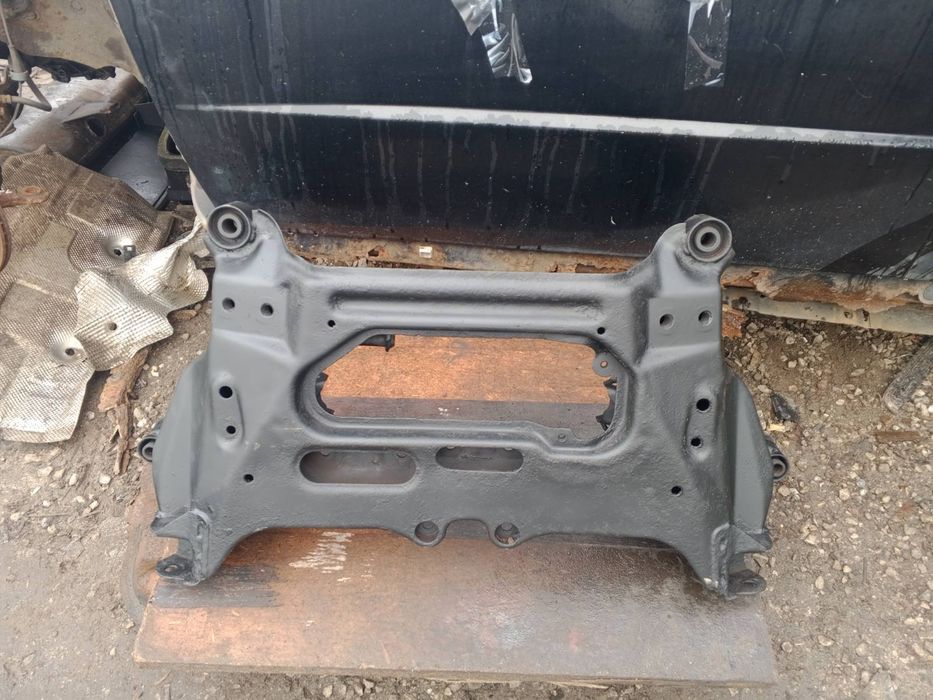 Продам балку переднюю nissan x-trail t30