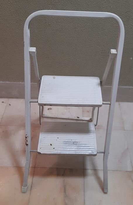 Escadote dois degraus