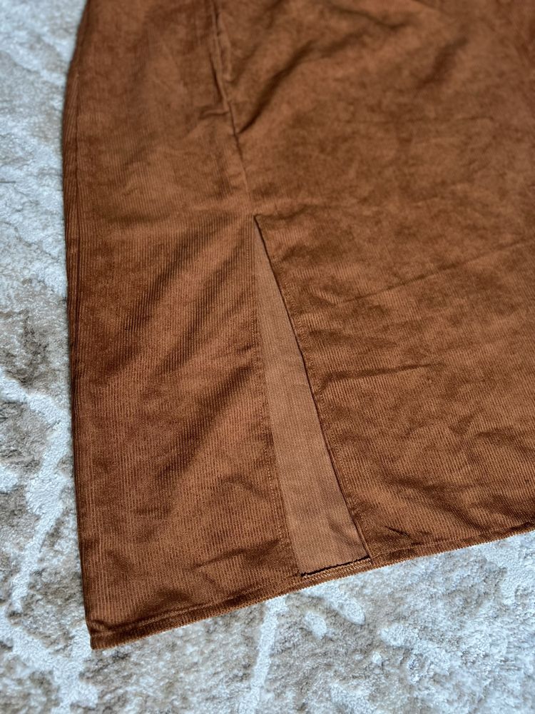 Nowa spódnica w kolorze ceglastym rudym rozmiar L/XL (40/42) .