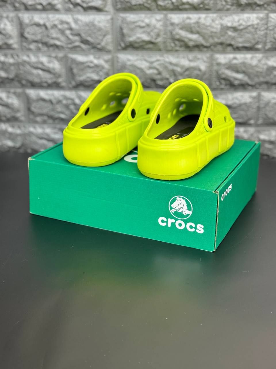 Женские шлепанцы crocs салатовые тапочки крокс