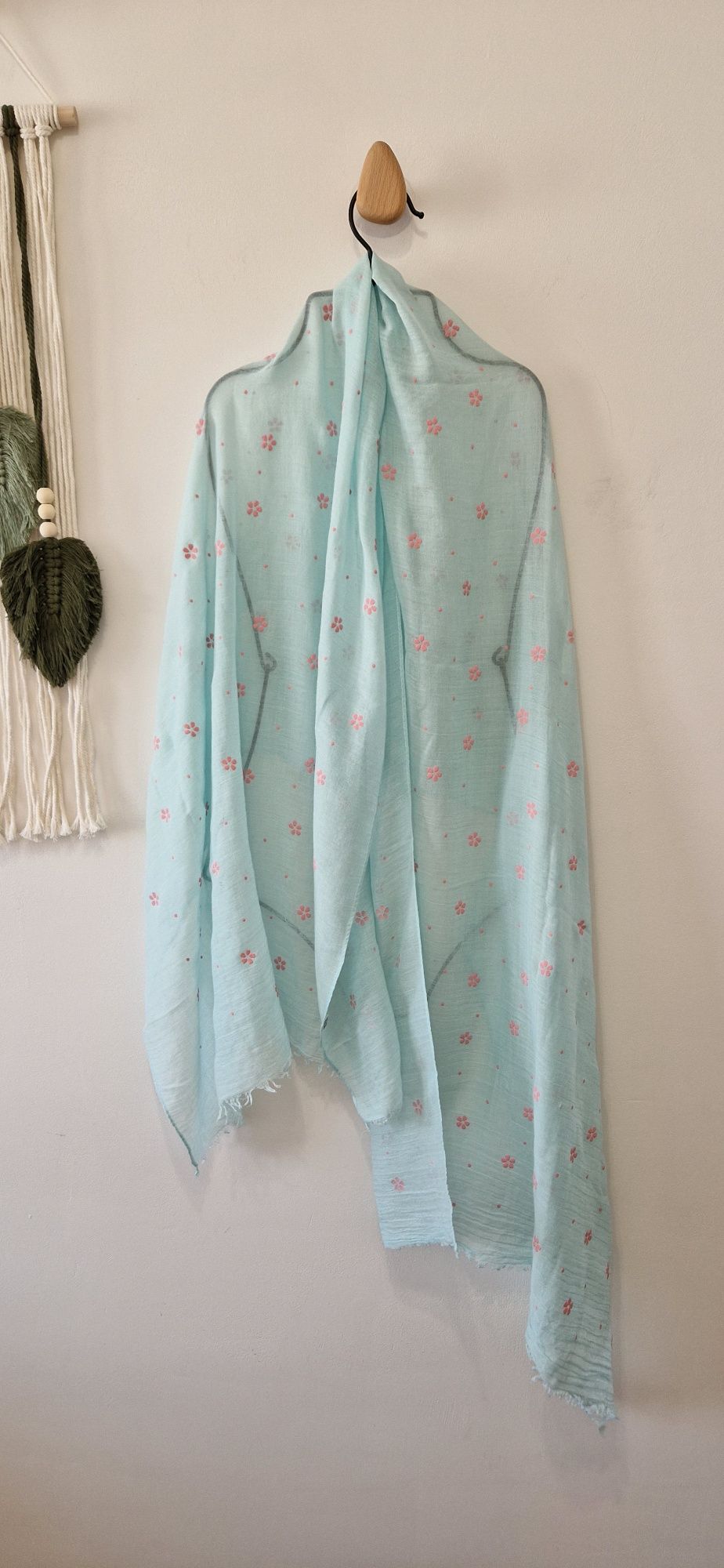 Delikatna chusta szal floral scarf w pastelowych barwach- bawełna i wi