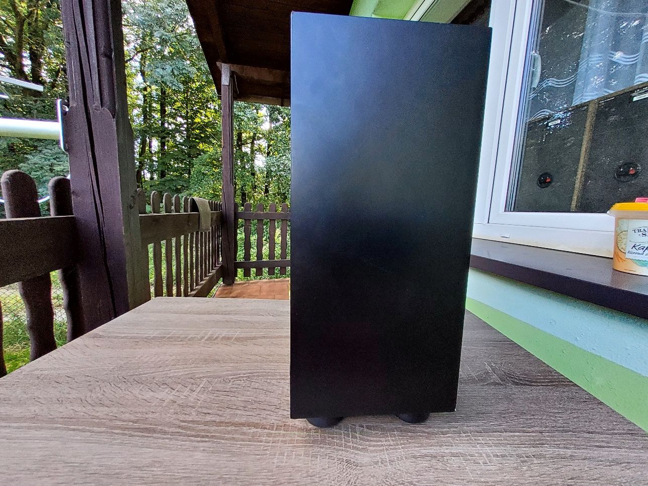 Subwoofer KEF T-2 Wzmacniacz klasy D