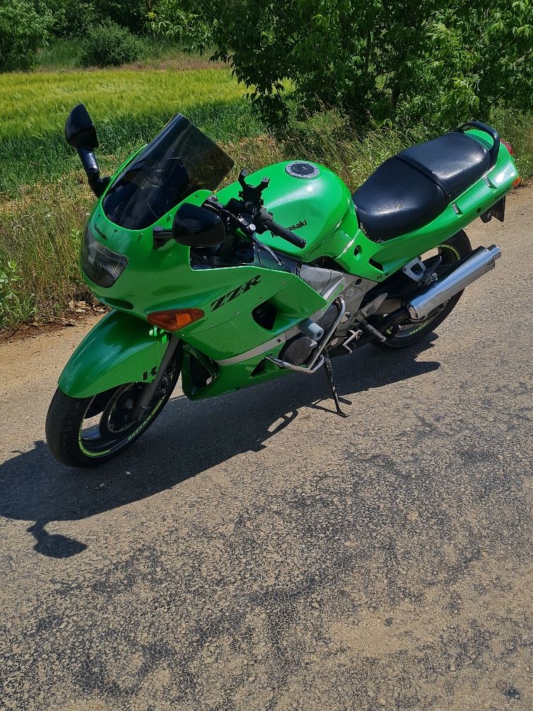 Kawasaki zzr 400