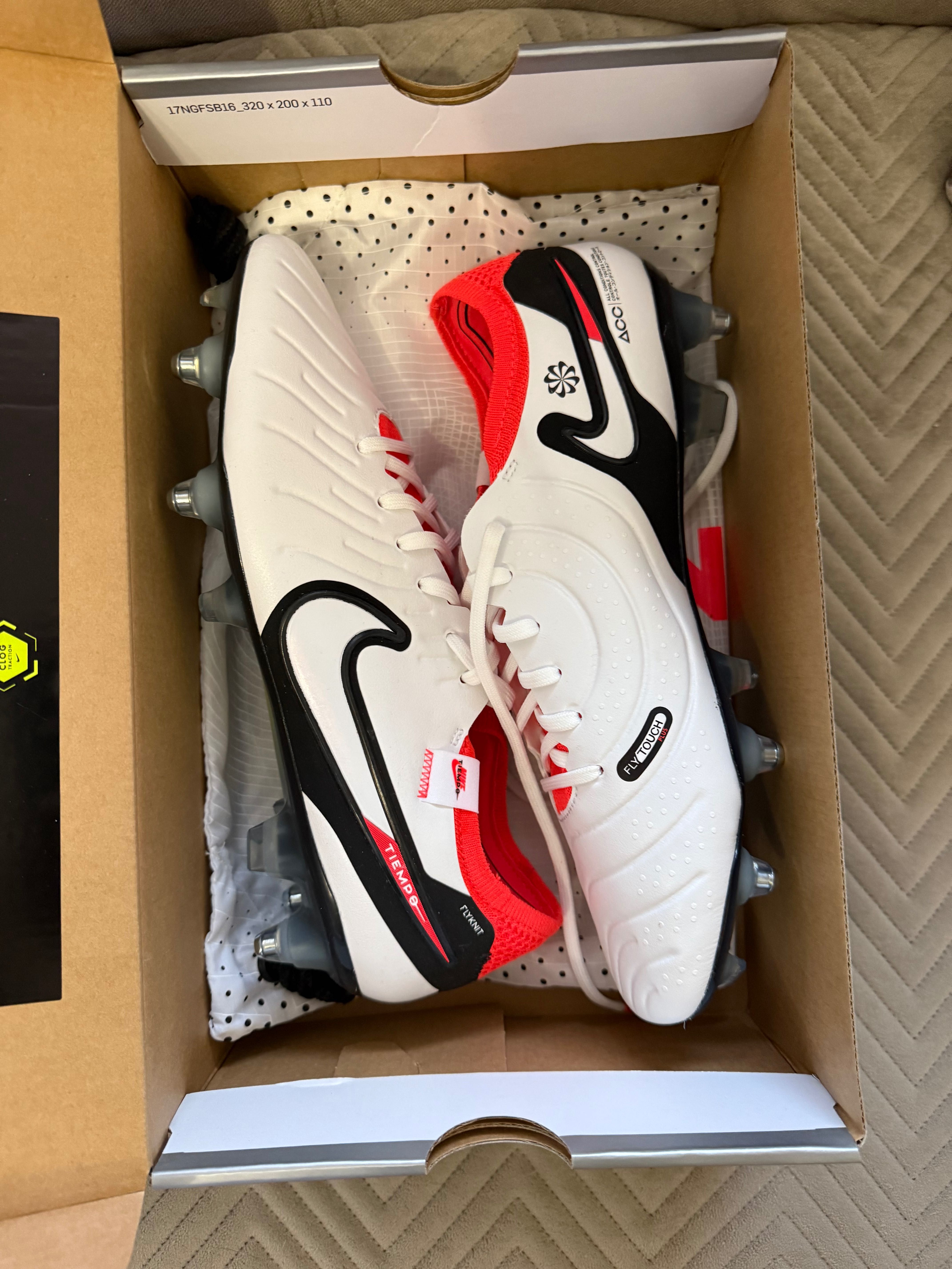Buty piłkarskie Nike Tiempo Legend 10 Elite SG-PRO AC komplet