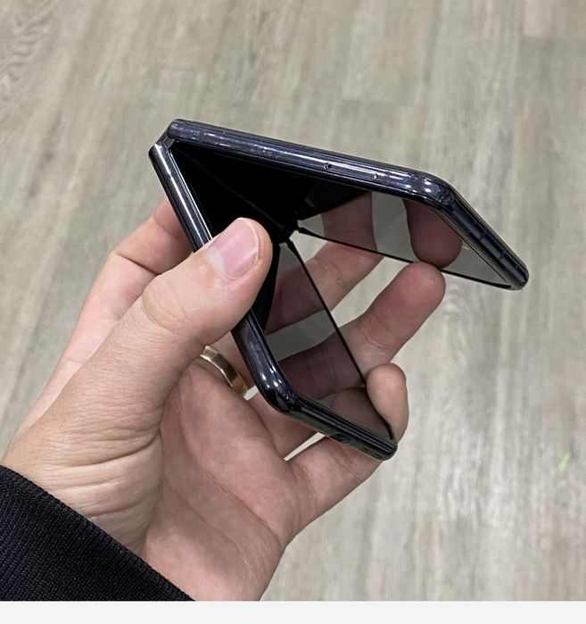 Motorola razr 2023 plus