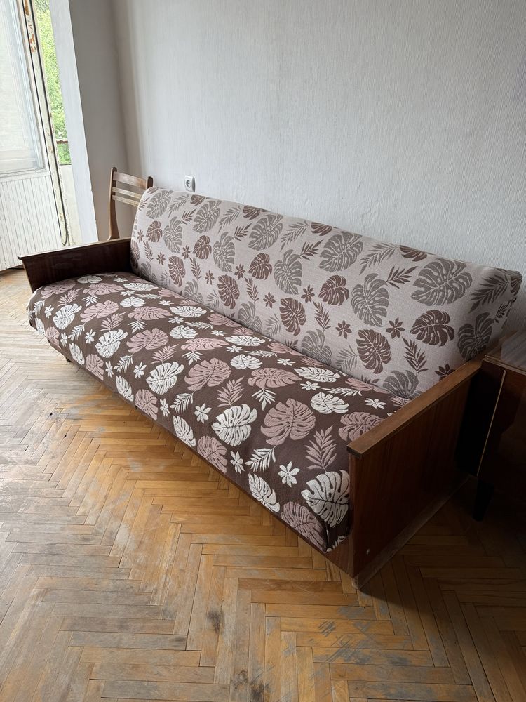 Віддам диван безкоштовно