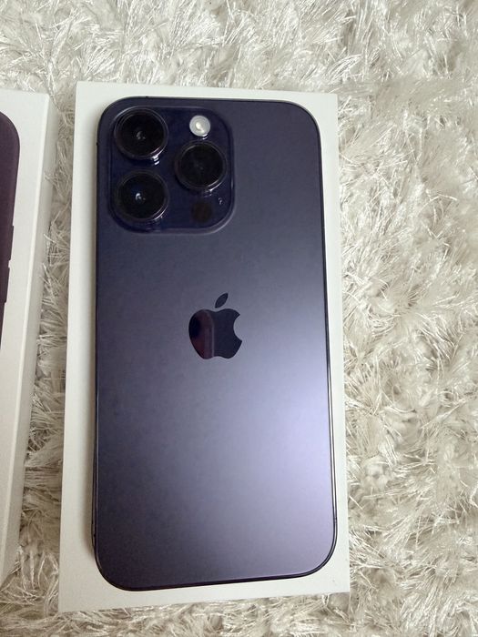 iPhone 14 Pro 256 Deep Purple з оригінальним чохлом
