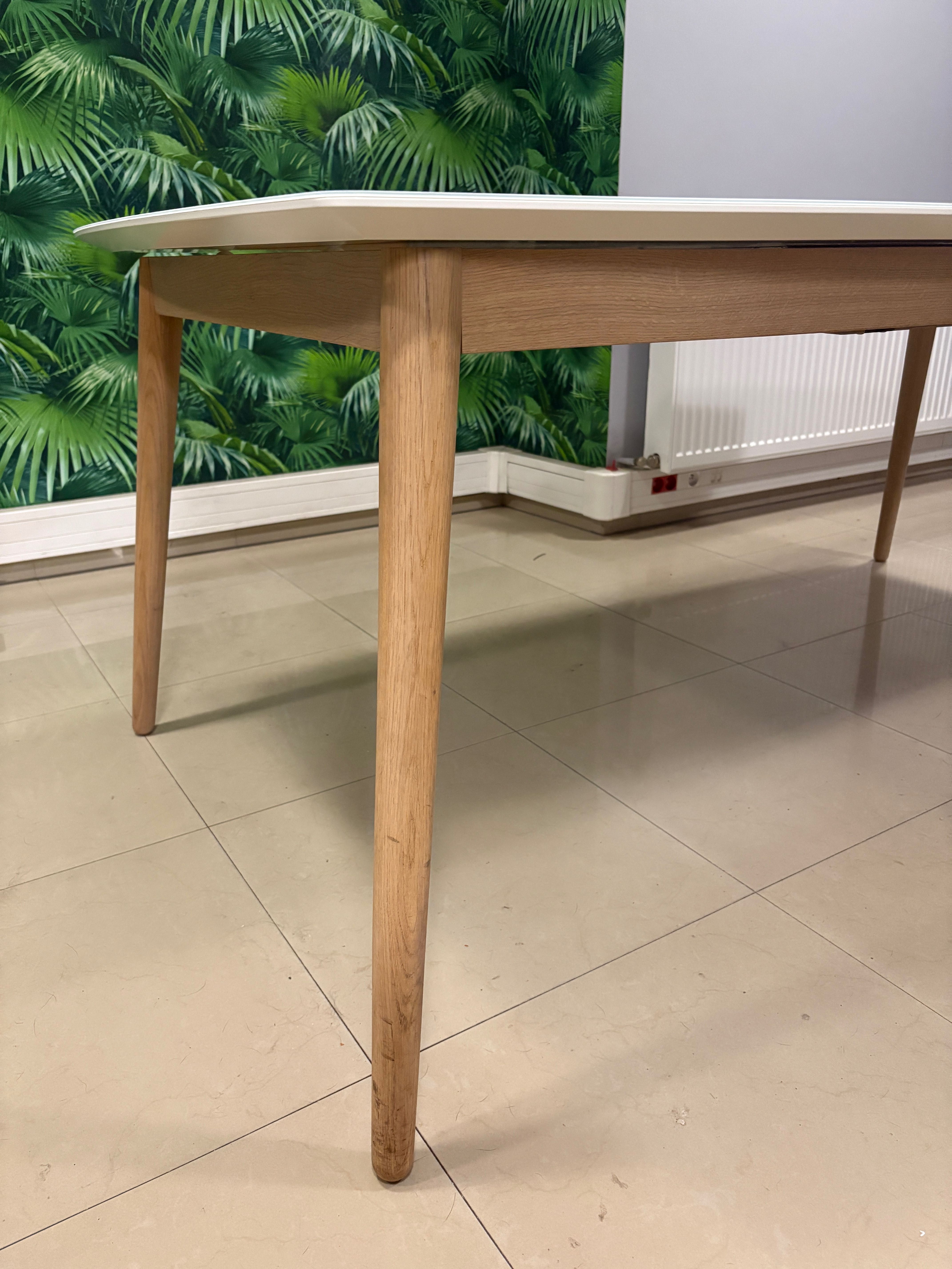 Stół do jadalni BoConcept