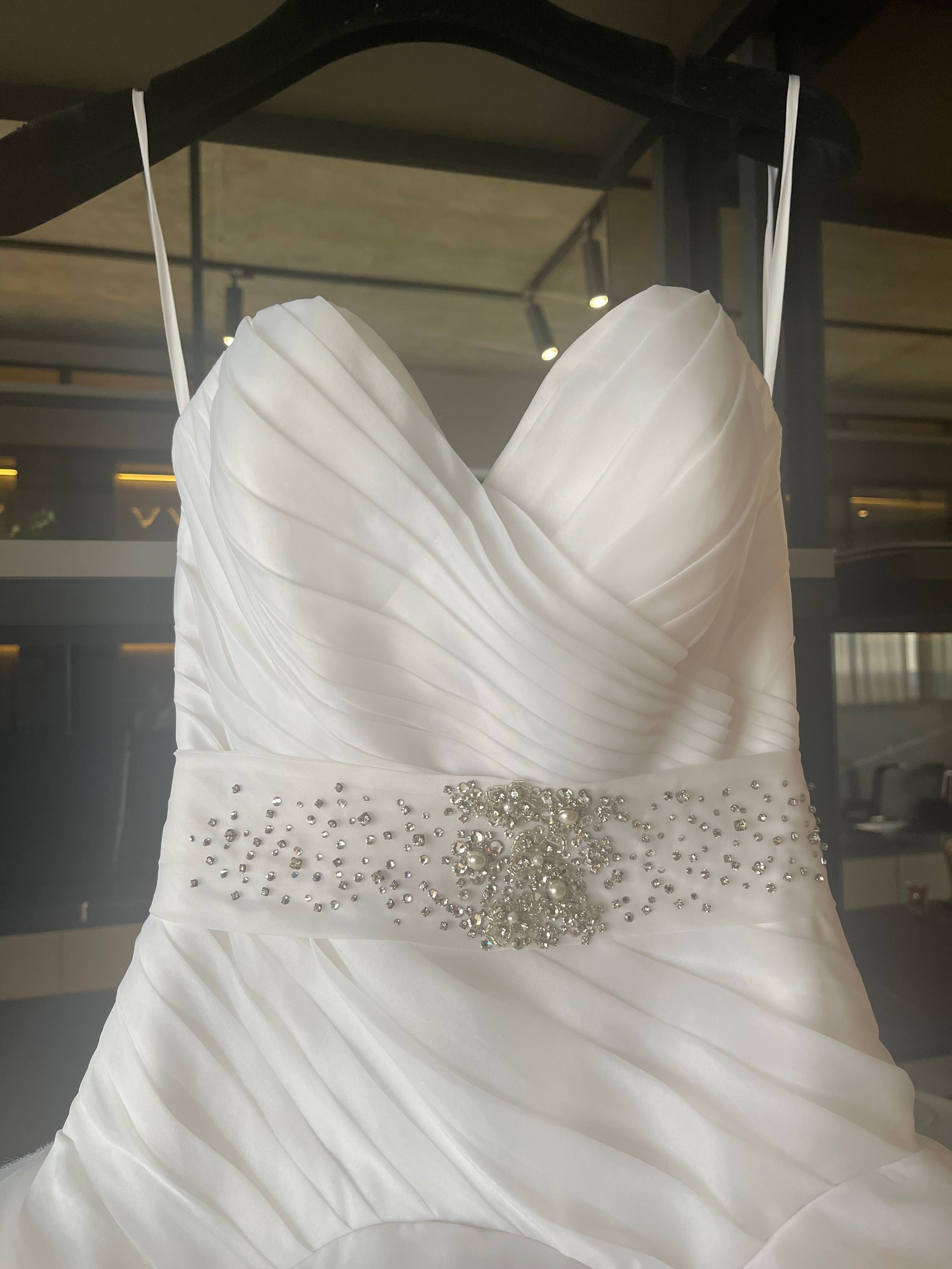Свадебное платье Allure bridals