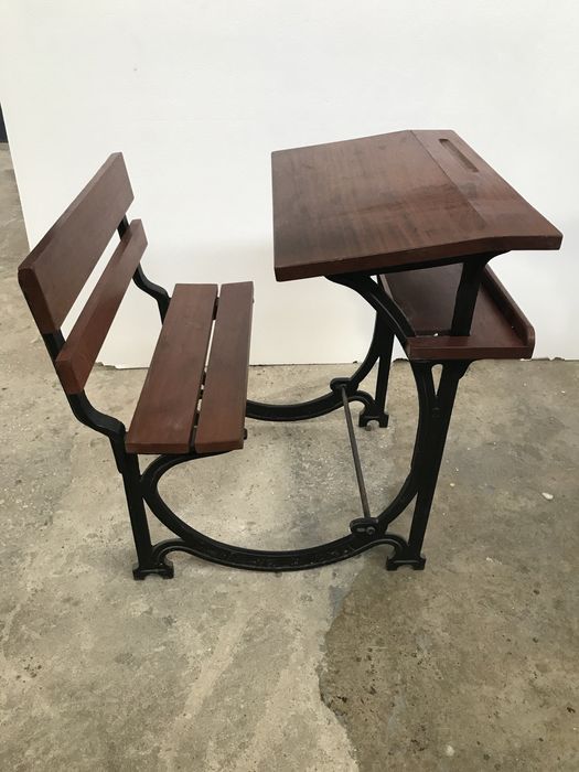 Escrevaninha antiga de ctriança