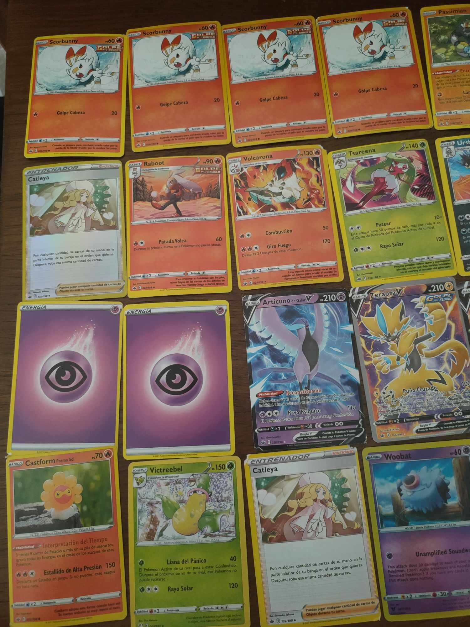 Diversas cartas Pokémon