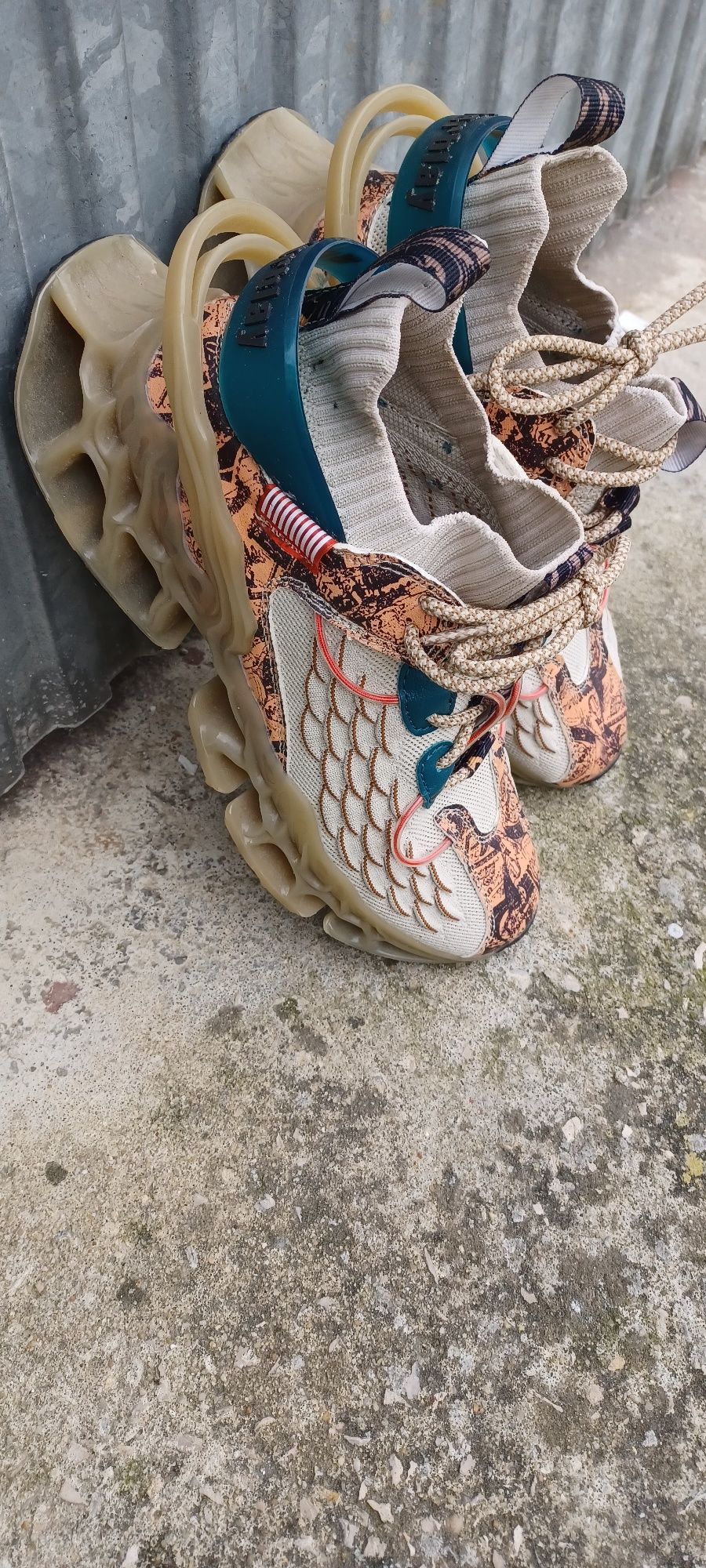 Vendo este par de tenis