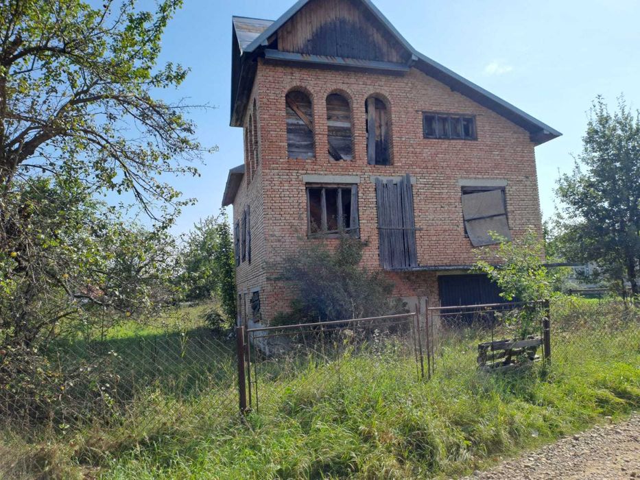 Продається незавершений житловий будинок с.Гошів