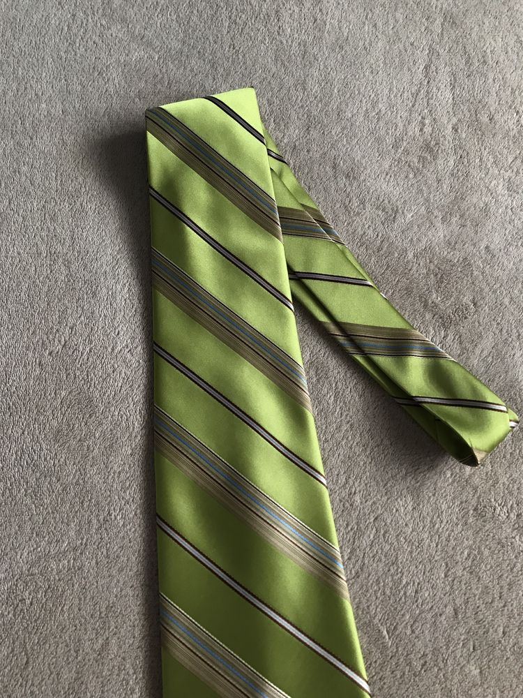 Zielony krawat w paski męski żakardowy