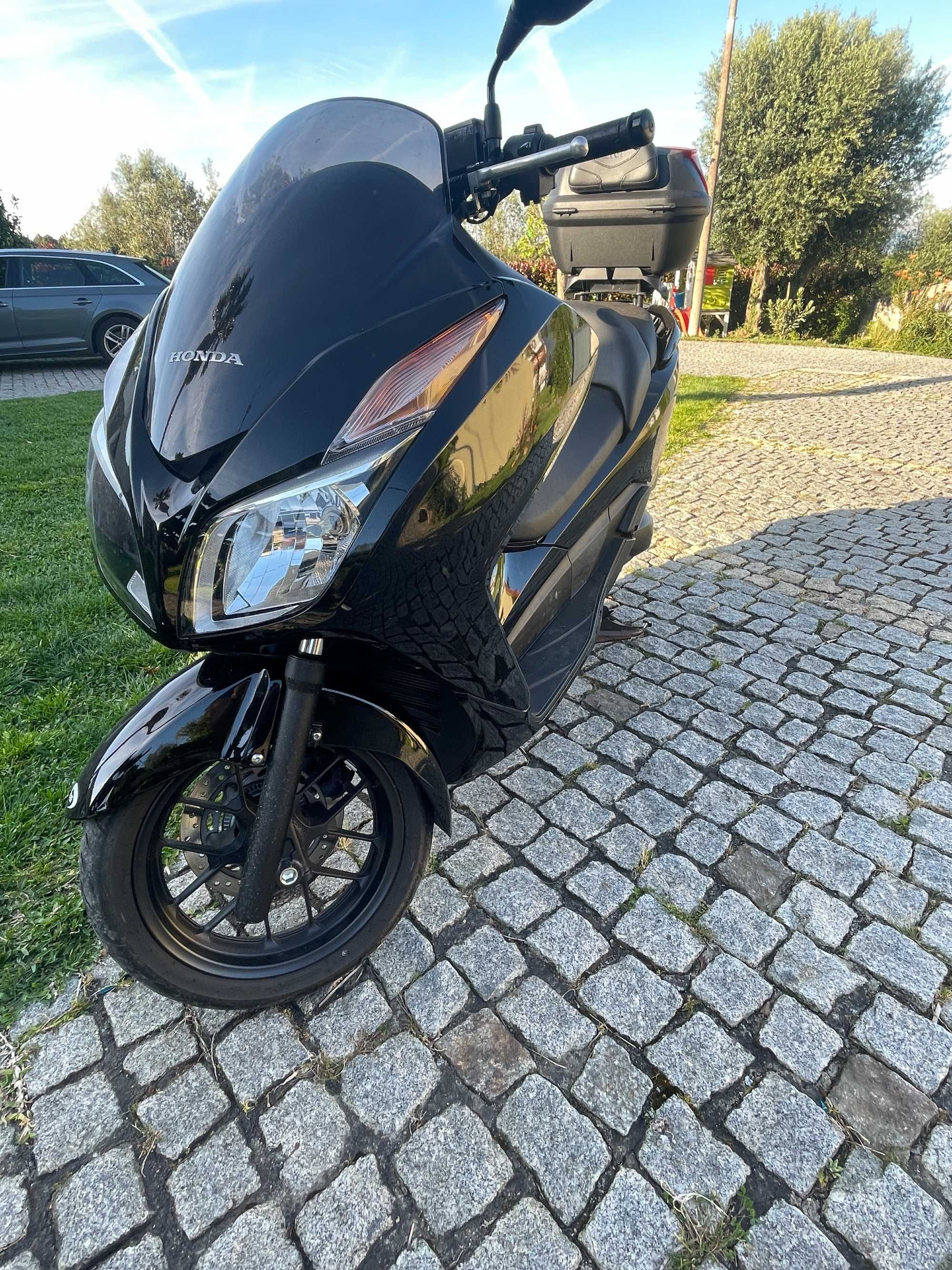 Vendo Honda Forza 300