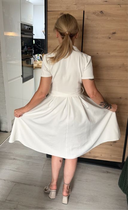 Piekne elegancka biala sukienka midi M Livien