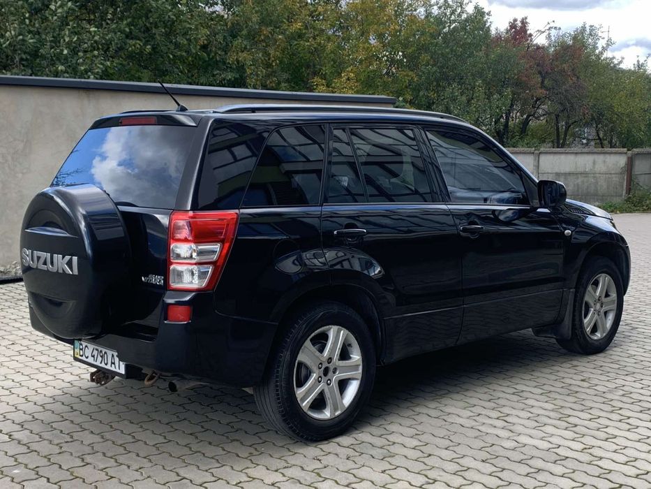 Suzuki Grand Vitara 2.0 бенз. 2006 року