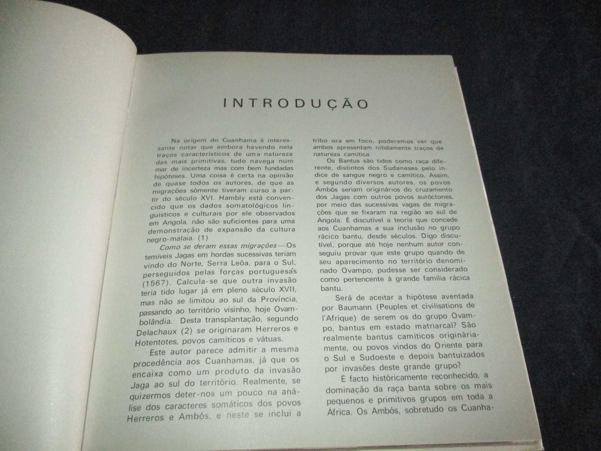 Livro Paisagens e Figuras Típicas do Cuanhama Angola 1969