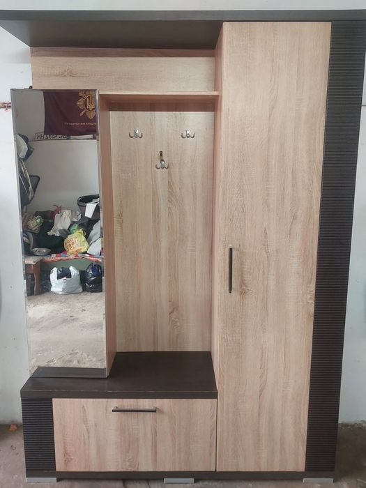 Продам прихожу в дуже хорошому стані!