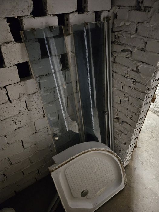 Kabina prysznicowa z brodzikiem i syfonem