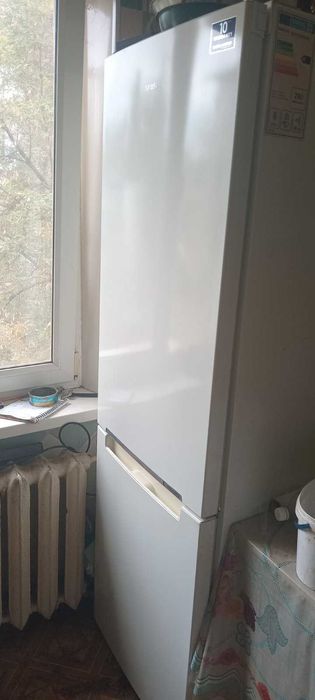 Продается холодильник самсунг двох камерний