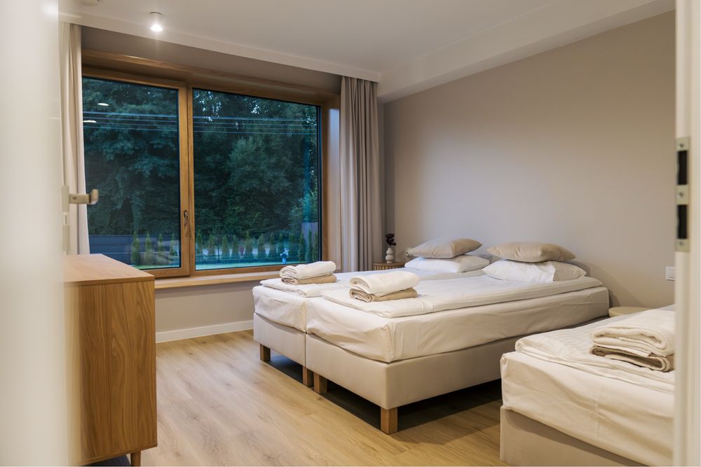 Domek z jacuzzi,  basen 30 stopni, 16 osob, sauna bilard, roztocze