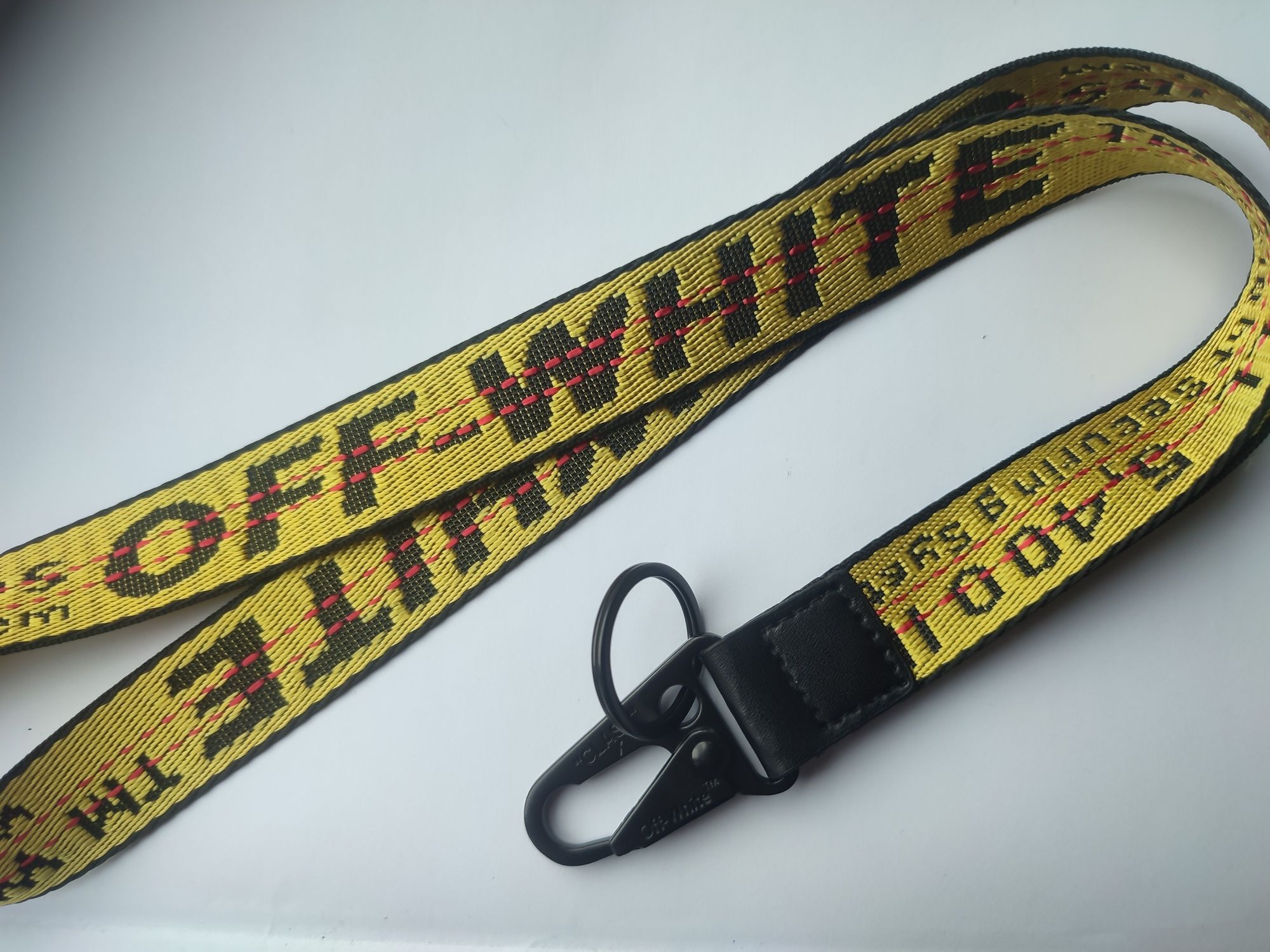 Smycz  Off White