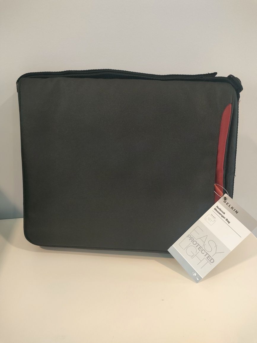 Mala de ombro p/ portátil, até 12.1", Belkin