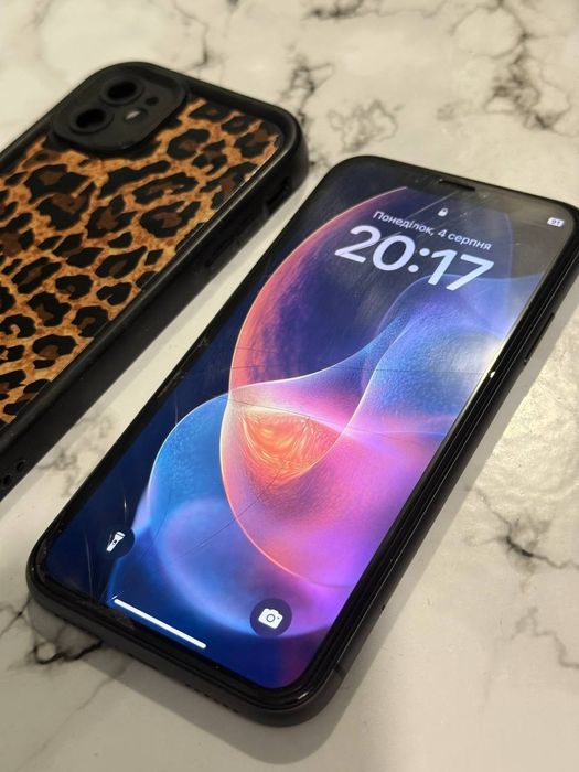 iPhone 11,256Gb,батарея 83%