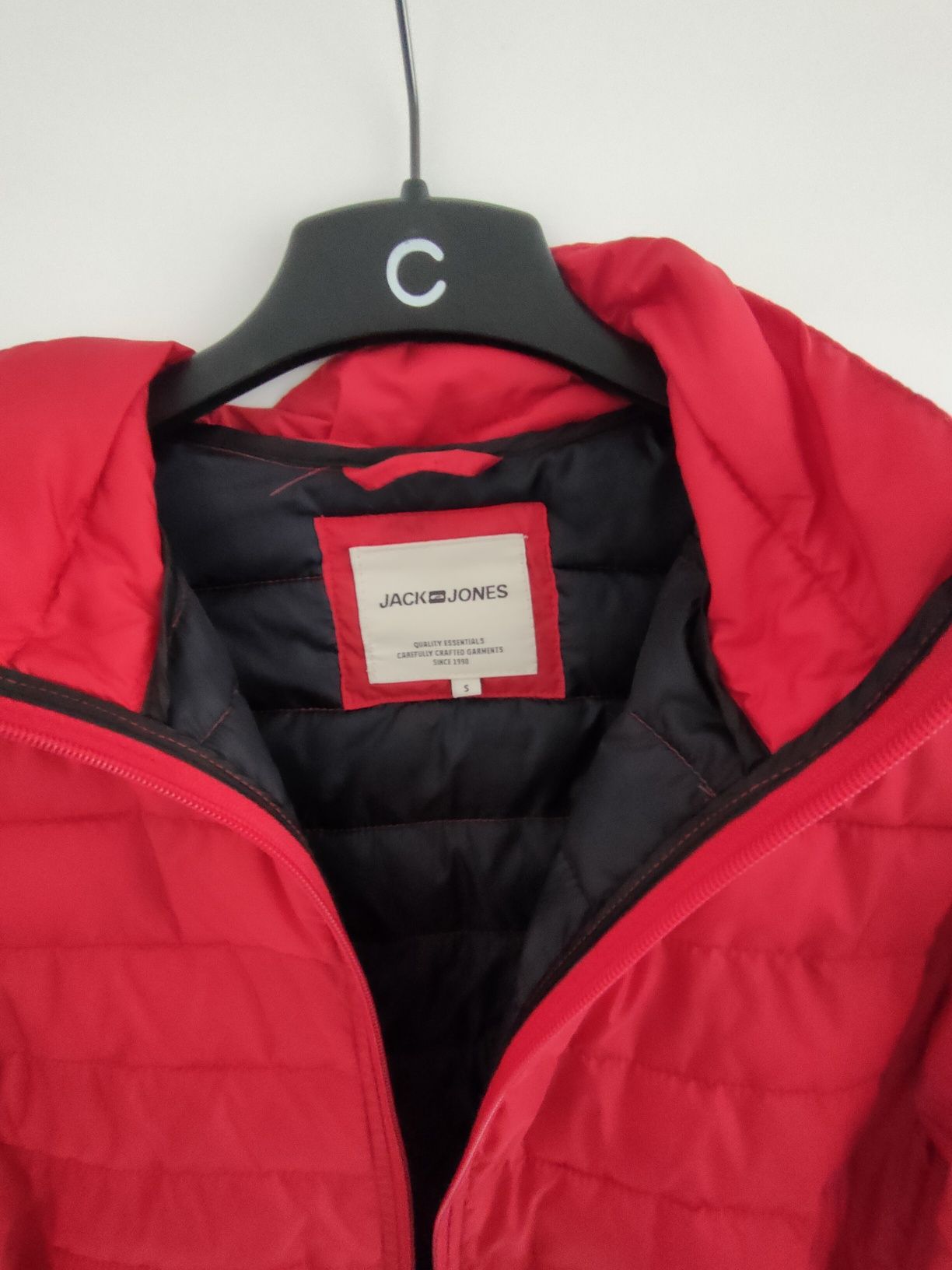 Czerwona pikowana przejściowa kurtka męska Jack&Jones S